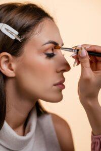 209 Best Makeup Artist Bio for Instagram (Creative, Short & Professional Ideas)